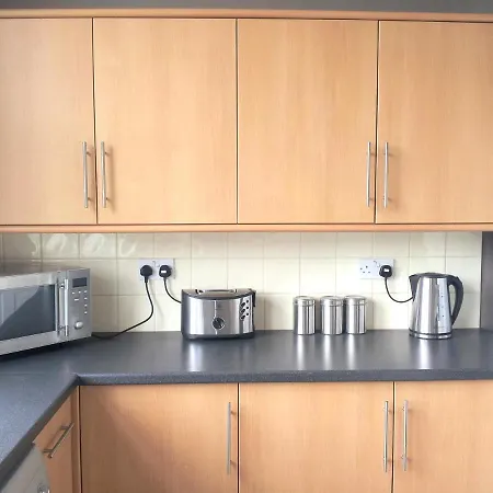 Harlow House Apartment