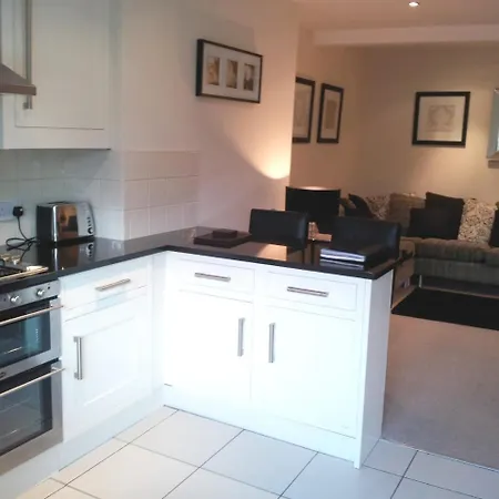 Harlow House Apartment