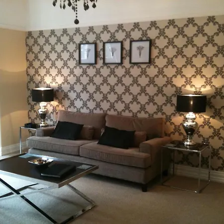 Harlow House *