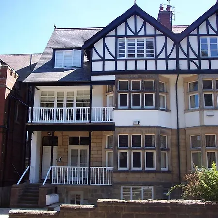 Harlow House Apartment