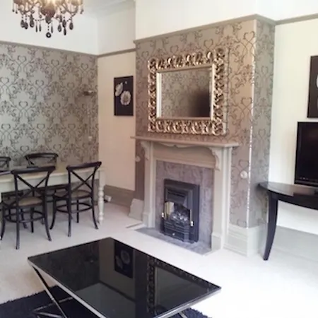Harlow House Apartment