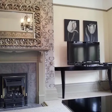 Harlow House Apartment
